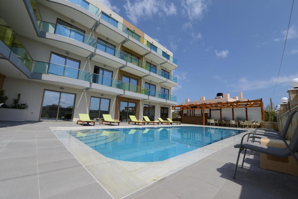 Crystal Bay Aparthotel 3*